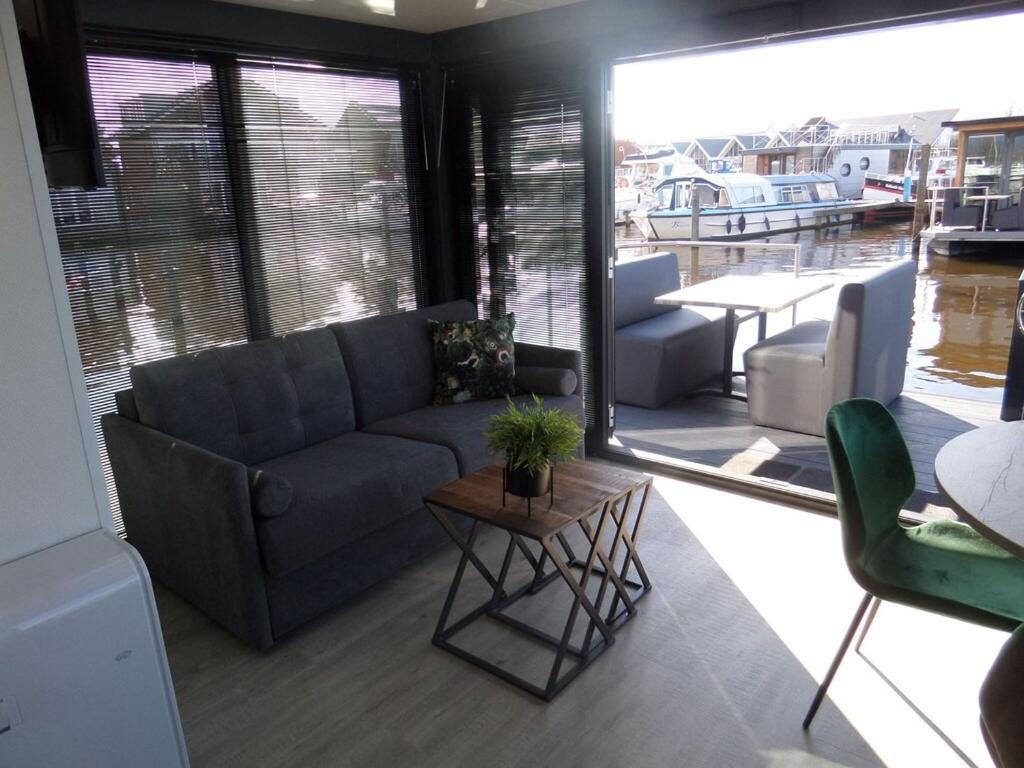 Modern Houseboat With Air Conditioning Located In Marina Uitgeest Luaran gambar