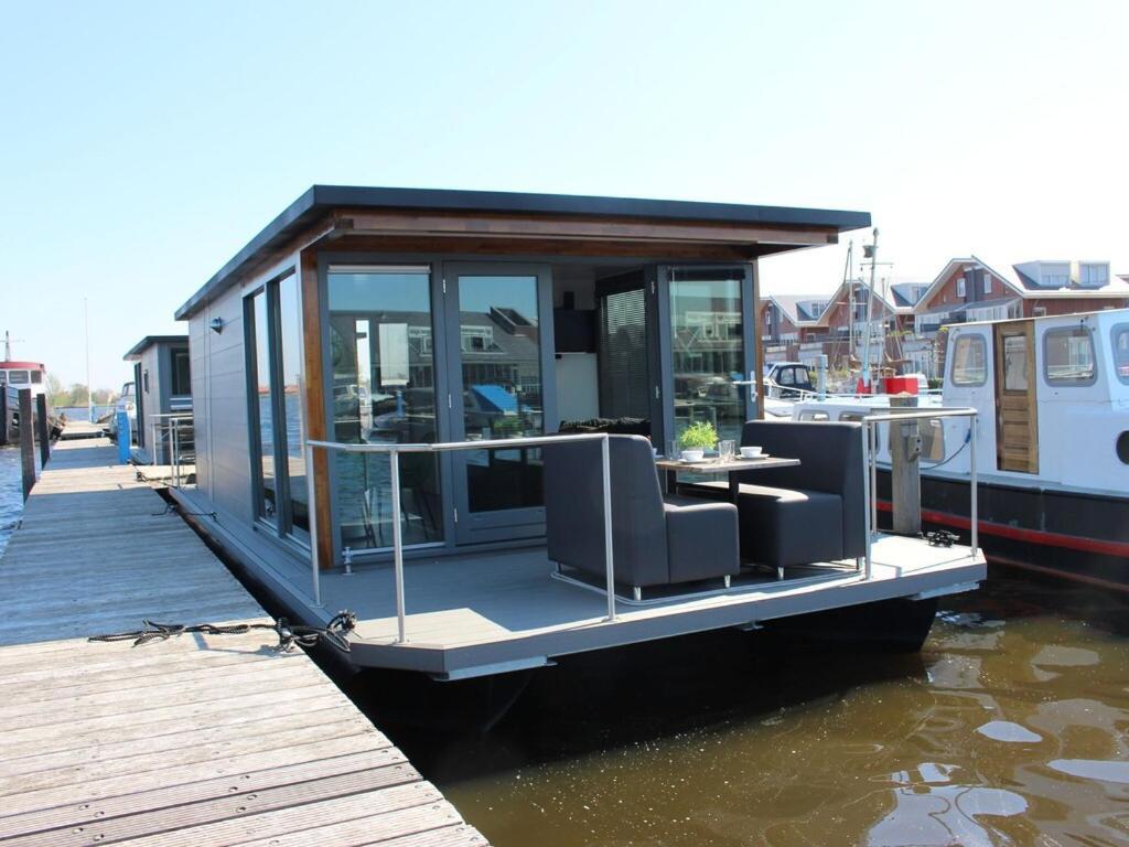 Modern Houseboat With Air Conditioning Located In Marina Uitgeest Luaran gambar