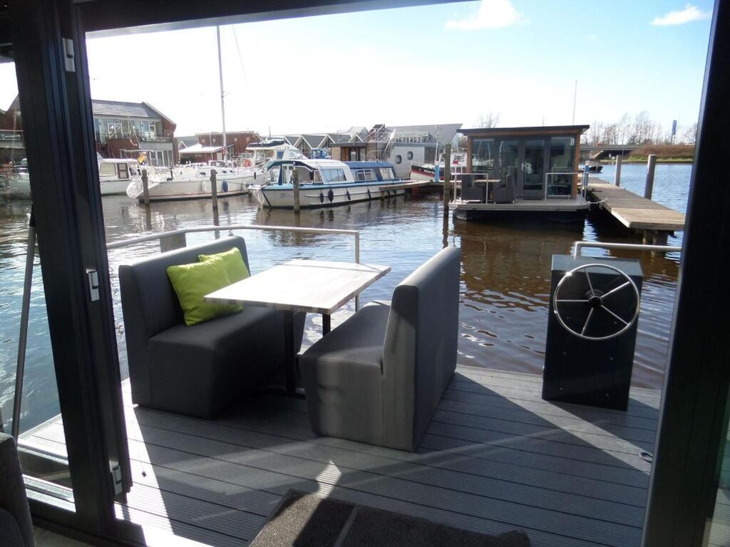Modern Houseboat With Air Conditioning Located In Marina Uitgeest Luaran gambar