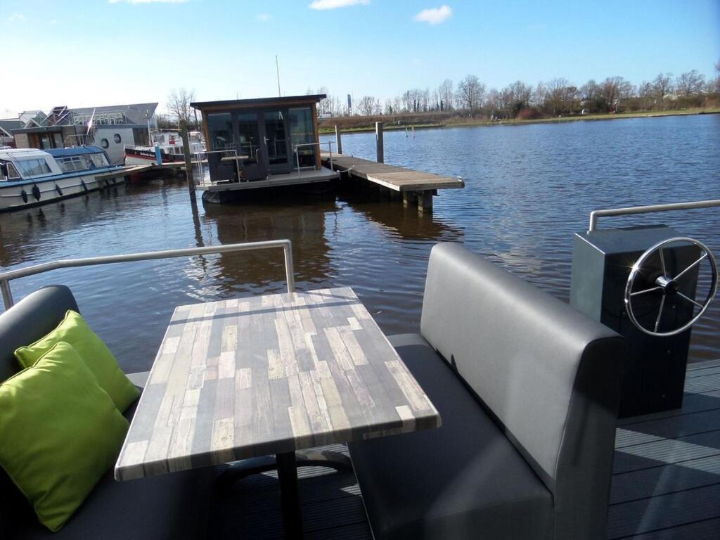 Modern Houseboat With Air Conditioning Located In Marina Uitgeest Luaran gambar