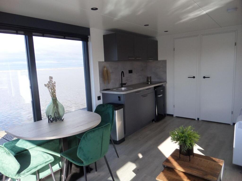 Modern Houseboat With Air Conditioning Located In Marina Uitgeest Luaran gambar