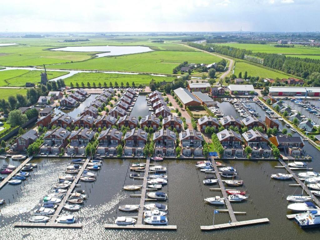 Modern Houseboat With Air Conditioning Located In Marina Uitgeest Luaran gambar